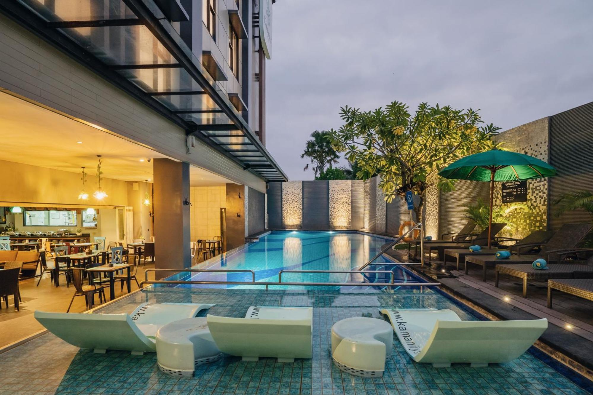Kamaniiya Petitenget Seminyak Kültér fotó